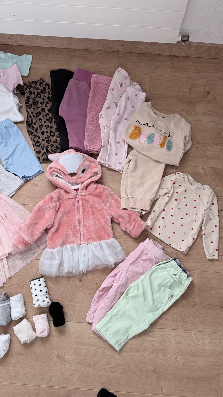 Lotti & Set di vestiti: Baby Mädchen Kleiderpaket Herbst 62/68 – Usato da St. Margrethen SG venduto da Berry08 3