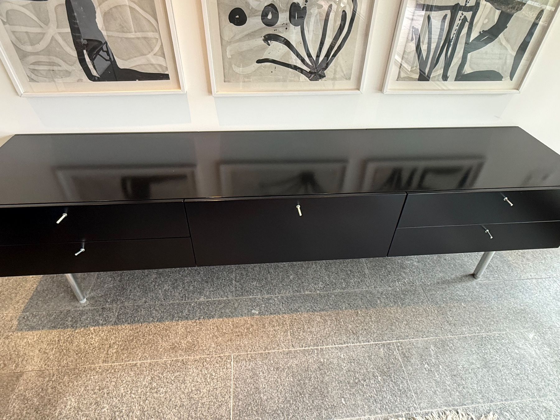 Kommoden: Grosses schwarzes Design-Sideboard – Gebraucht aus Baden von jul_vz6s