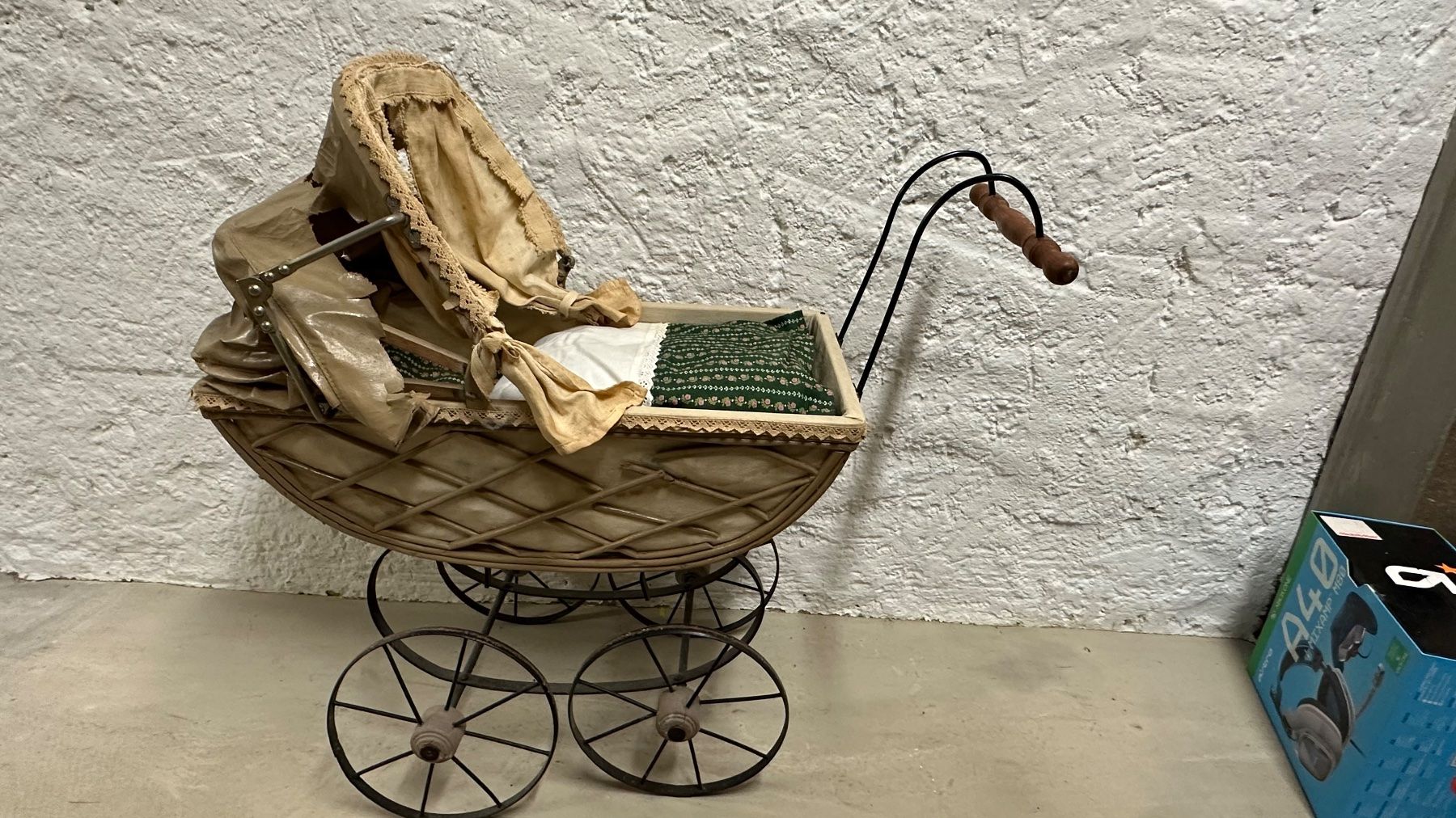 Carrozzine per bambole: Antiker Puppenwagen – Usato da Basel venduto da Tony2006 2