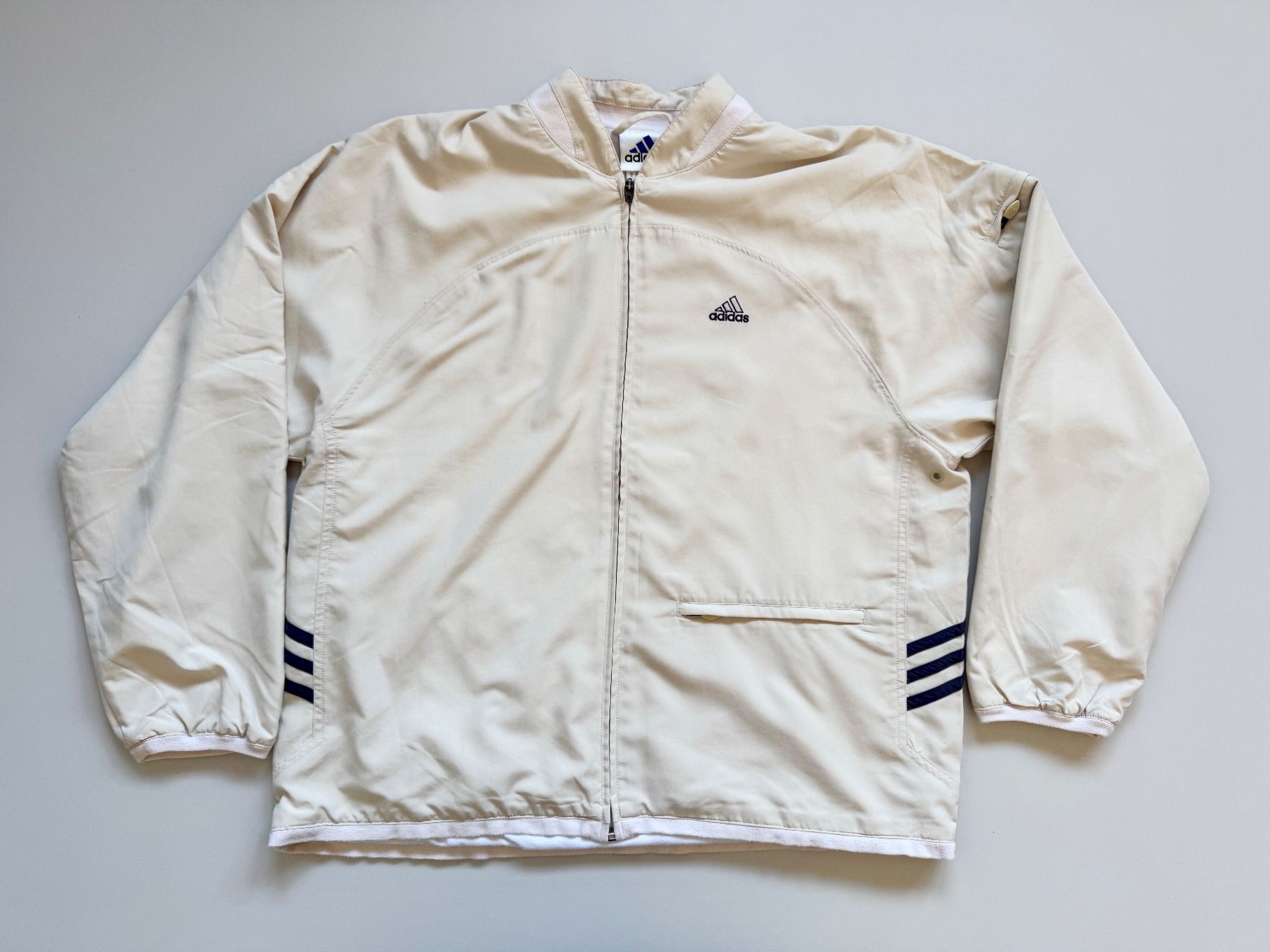 Adidas Giacche: Vintage Adidas Jacket Sz M – Usato da Neuchâtel venduto da _Easy_to_Find_