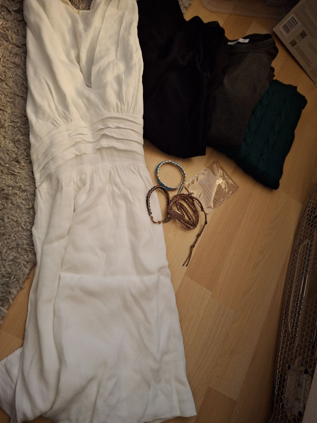 Lotti di vestiti: Schönes Kleiderpaket Gr. S – Usato da Adligenswil venduto da Raju 1