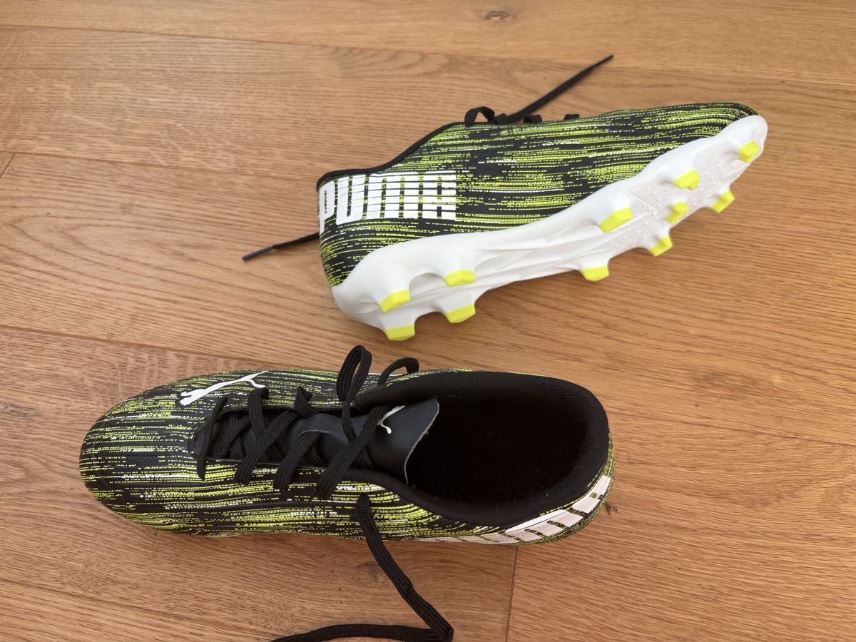 Puma Scarpe per ragazzi: Fussballschuhe Puma 38 – Nuovo (secondo la descrizione) da Adligenswil venduto da ZGB 2