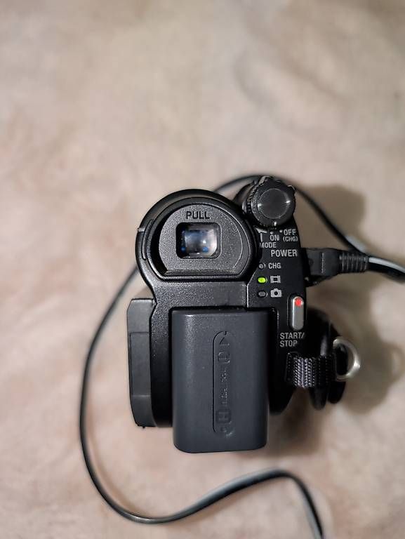 Sony Videocamere: Caméscope Sony Handycam DCR DVD110E – Usato da Collombey venduto da dan_kf9j 1