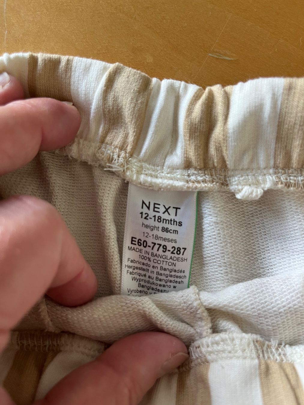 Next Pantaloni: Kurze Hosen neu – Usato da Ziefen venduto da Madame1982 1