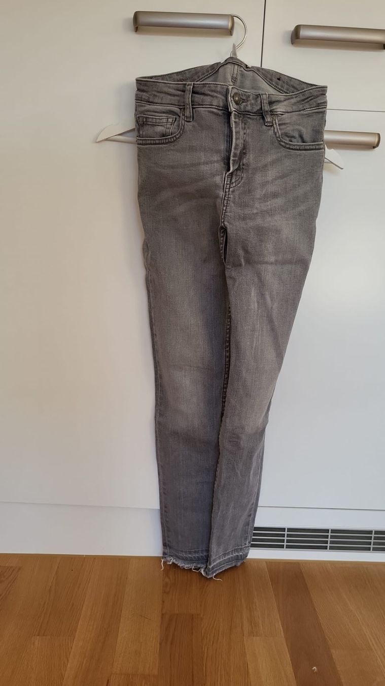 Mango Jeans: Mango Jeans grau Grösse 36 – Usato da Embrach venduto da mel20