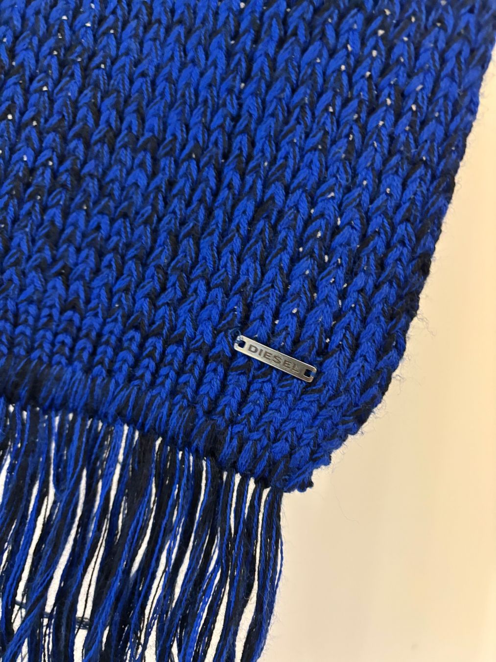 Diesel Foulards, Tücher & Schals: Echarpe DIESEL bleu avec franges – Neu (gemäss Beschreibung) aus Veyrier von MargaritaR 1