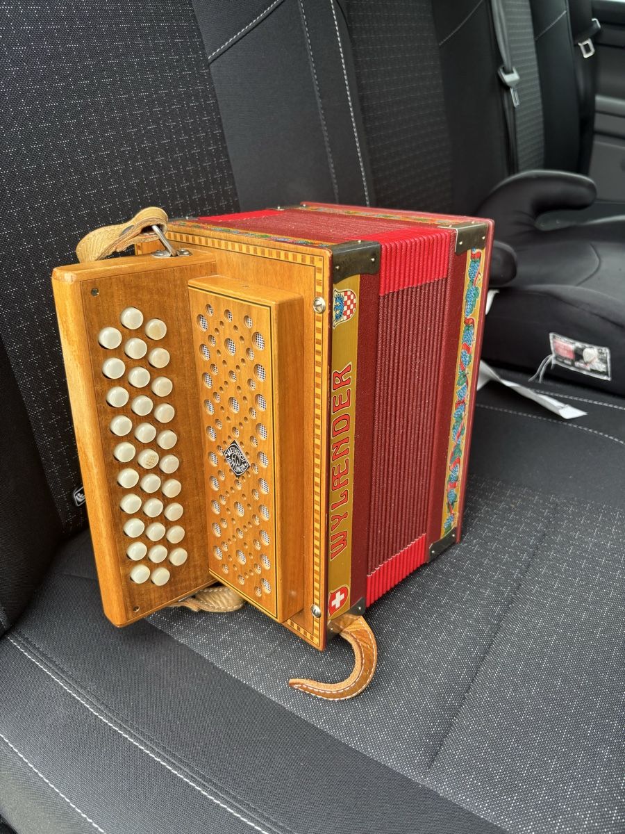 Instruments de musique: 2 Chörig Schwyzerörgeli wyländer B – D'occasion à Horw par Oergeli0074