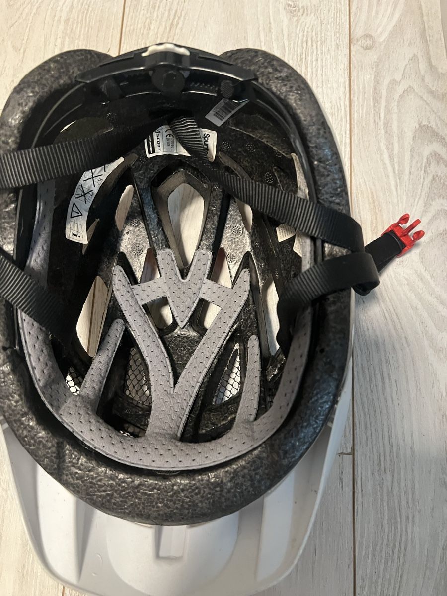 Scott Caschi: Casque VTT enfant Scott – Usato da Carouge GE venduto da Livie01 2