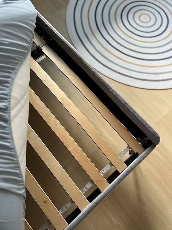 Ikea Letti: Ikea SLATTUM Bettgestell & Matratze – Usato da Kriens venduto da sarah_24 2
