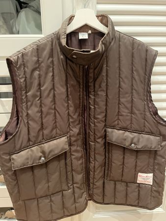 Sleeveless puffer mid weight brown