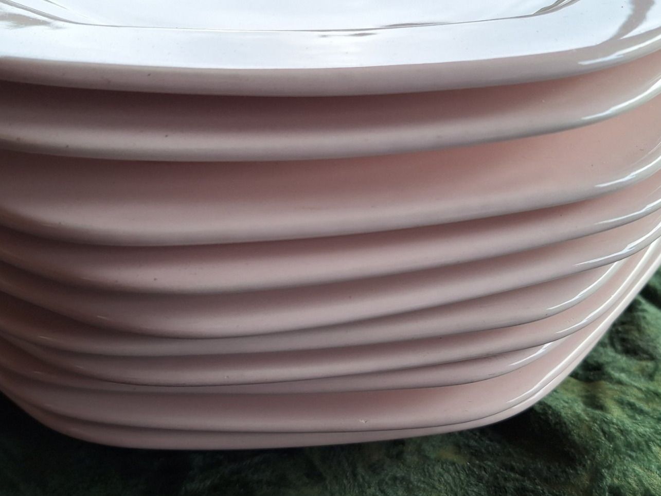 Piatti: 10 STK PLATZTELLER IN LEICHTEM ROSE – Usato da Huttwil venduto da Kunterbuntli 1