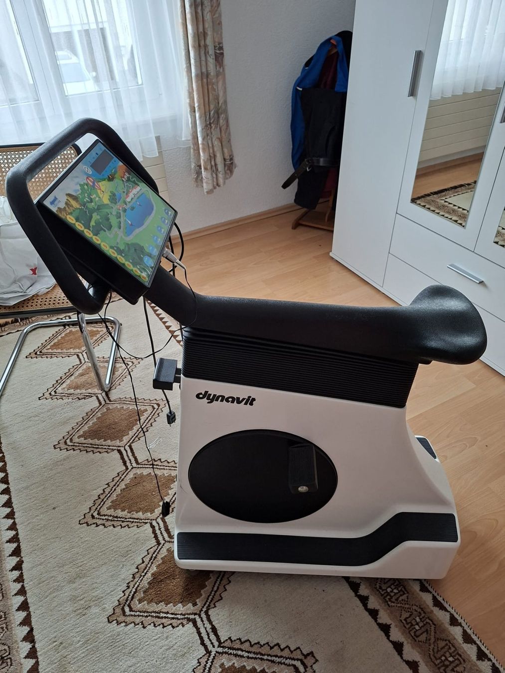 Vélos d'appartement: Dynavit Ergometer / Heimtrainer mit Trainingscomputer – D'occasion à St. Niklausen LU par Kamelo