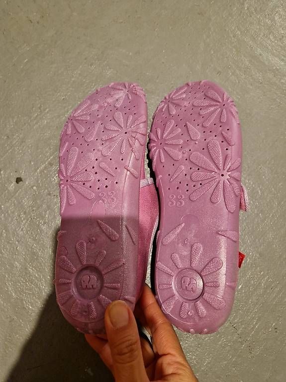 Scarpe per ragazze: Neu Elefanten Hausschuhe Gr. 33 – Usato da Wimmis venduto da traubenq 1