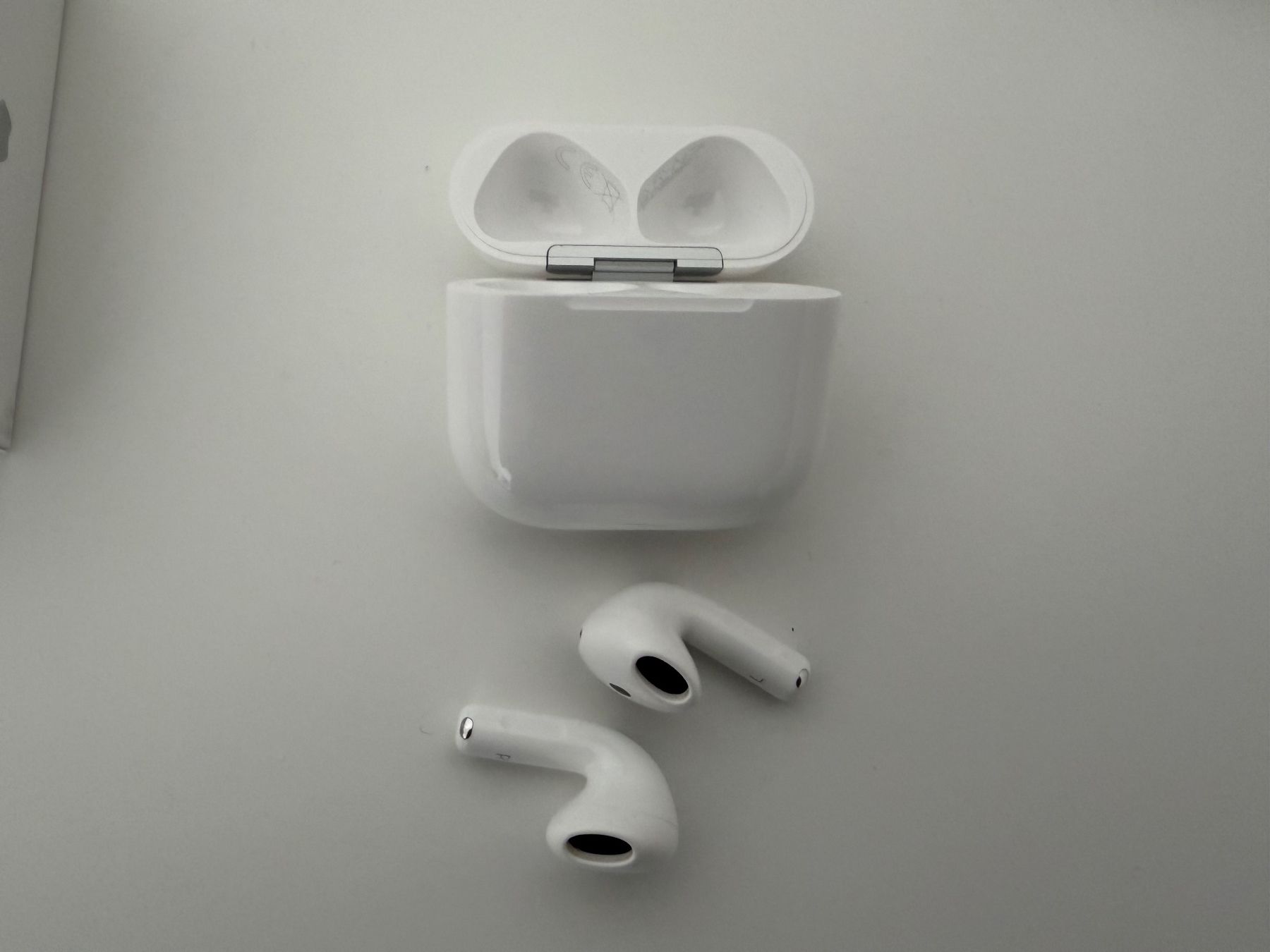 Apple Kopfhörer: APPLE AirPods 4, In-ear True Wireless Kopfhörer – Gebraucht aus Reinach AG von mali.kes 2