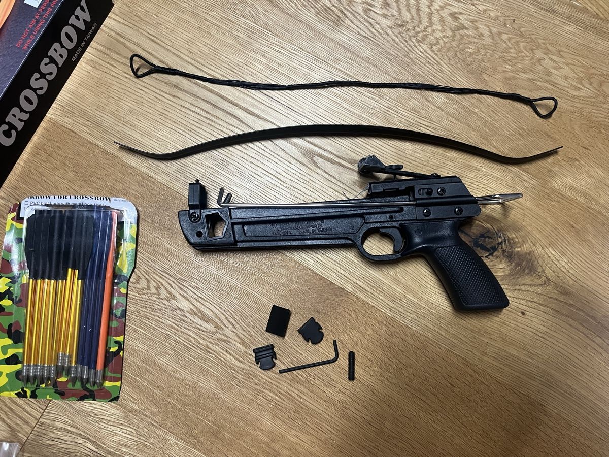 Jouets: Pistolen Armbrust 50 LBS – D'occasion à Thundorf par meli_meli 1