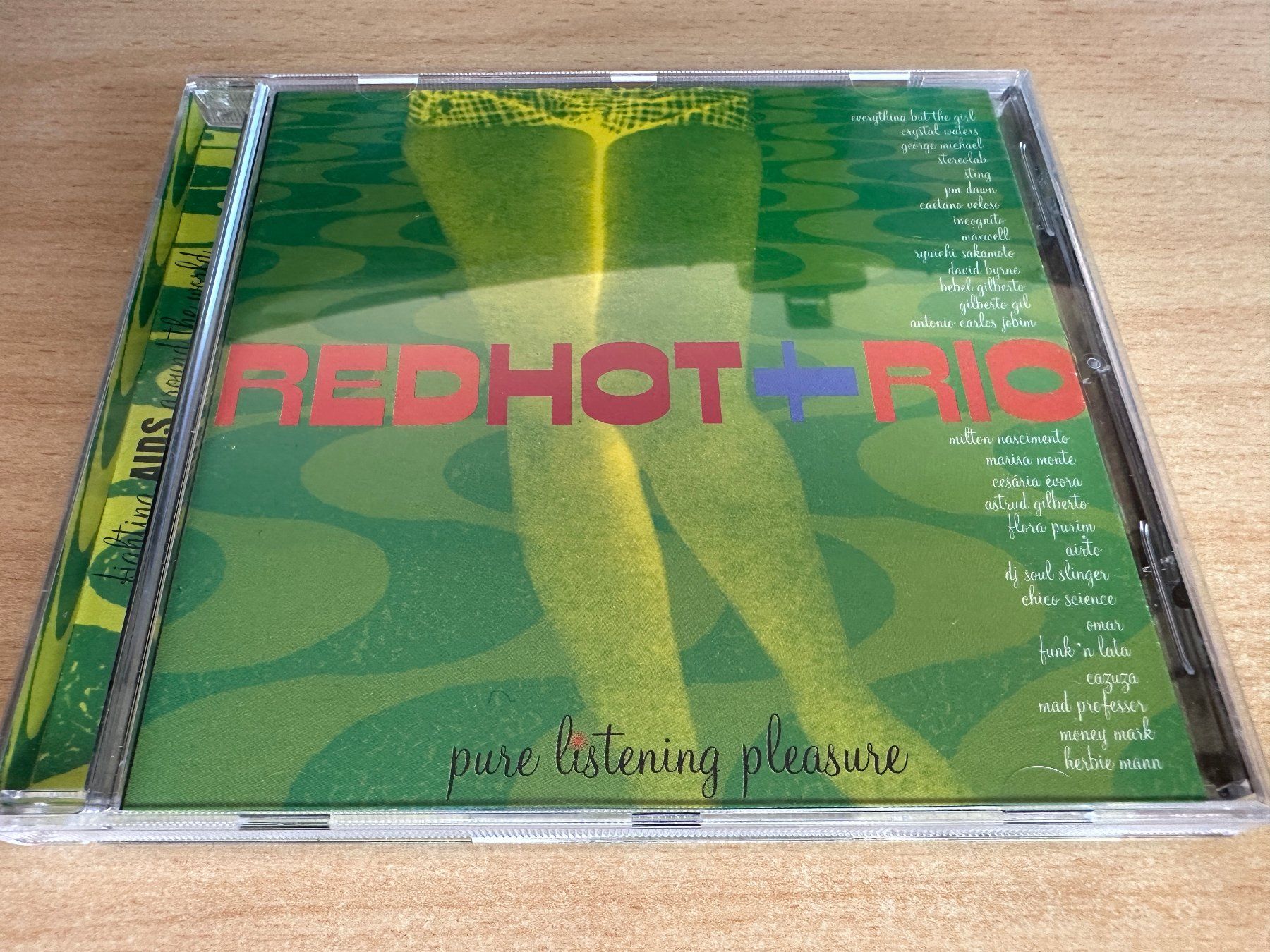 CD: Various – Red Hot + Rio – Usato da Rikon im Tösstal venduto da Alpenmutz