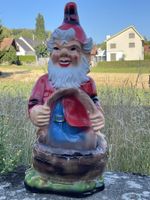 Gartenzwerg mit Pflanzkorb – Charmante Gartendekoration