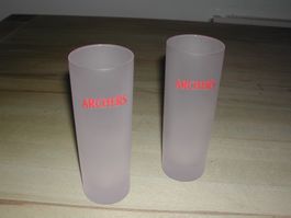 Zwei Archers Gläser ( Milchglas)