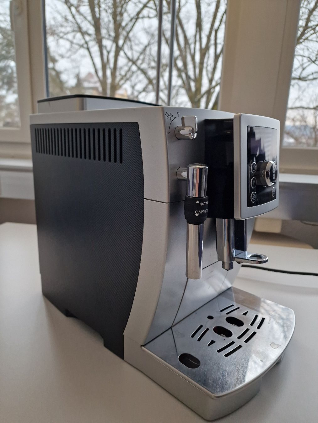 De'Longhi Kaffeemaschinen & Espressomaschinen: Kaffeemaschine De Longhi ECAM23.420 – Gebraucht aus Oftringen von Tunertune 3