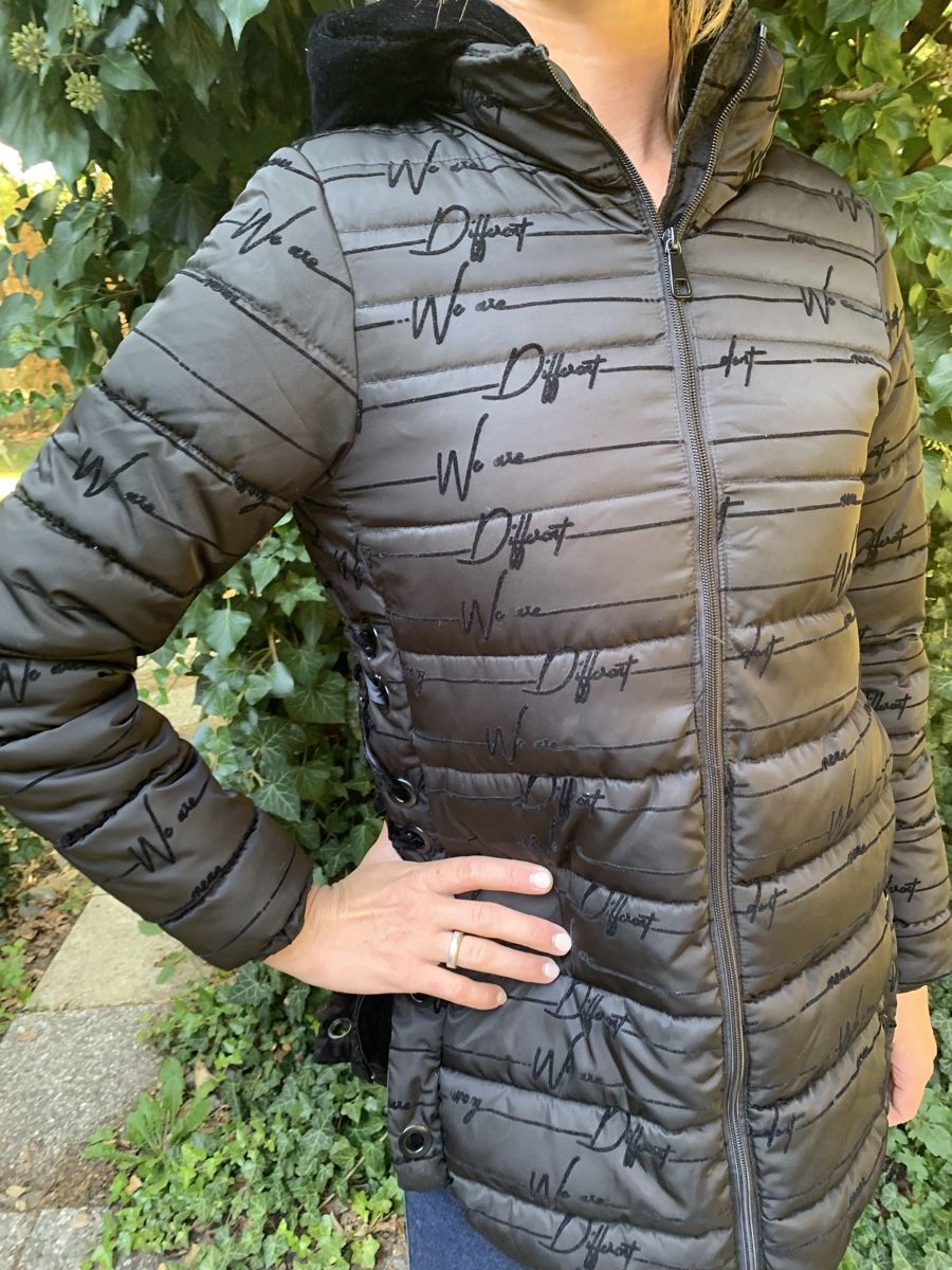 Desigual Cappotti: Desigual Cappotto con cappuccio e lacci laterali – Nuovo (secondo la descrizione) da Gordevio venduto da LanaZimm 3