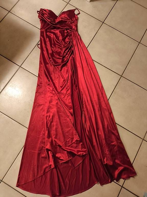 Vestiti: Neues Abendkleid mit Schleppe Gr.38 – Nuovo e nell'imballaggio originale da NIEDERLENZ venduto da basamajo