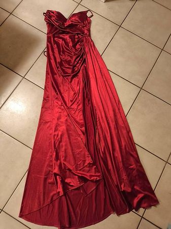 Neues Abendkleid mit Schleppe Gr.38