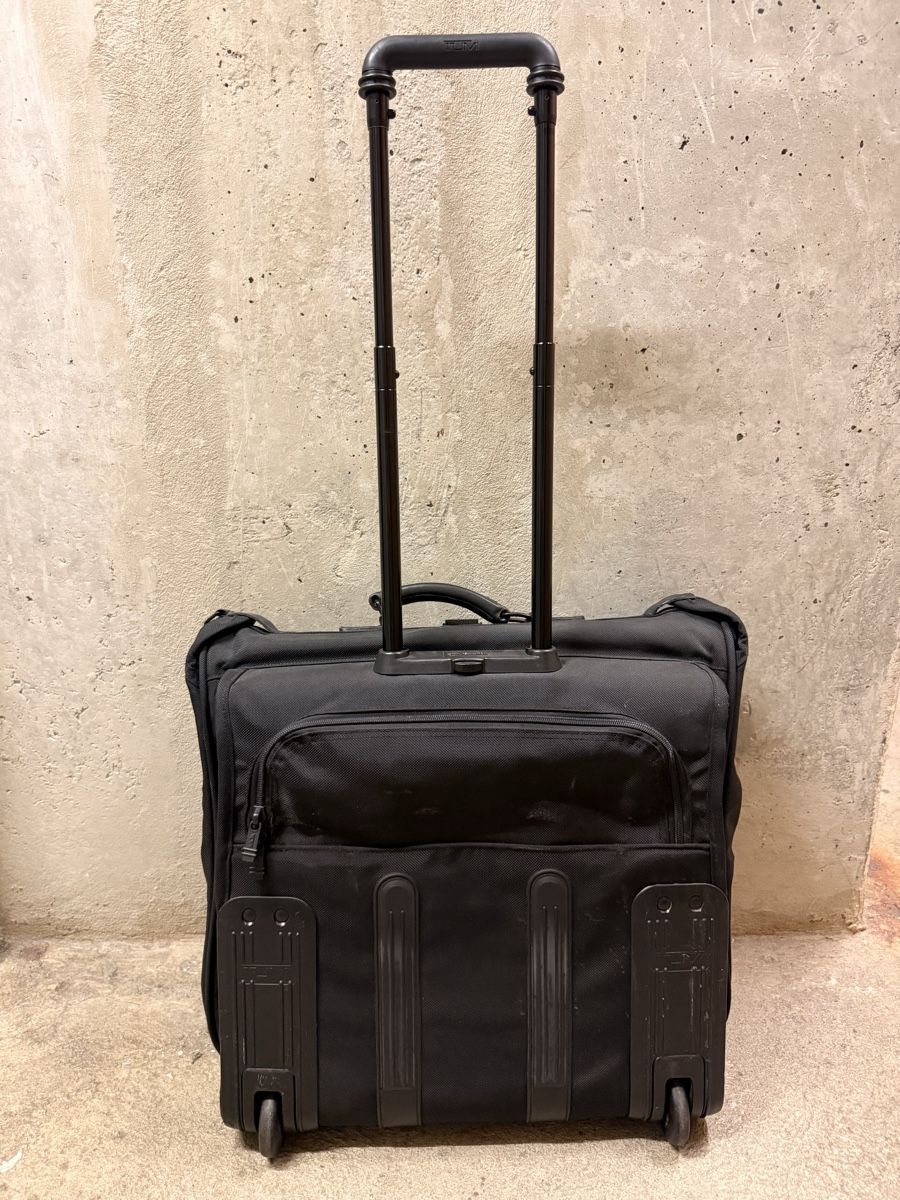 Tumi Valises de voyage: Valises TUMI - 3 x lots – D'occasion à Genève par ell_6xrl 7