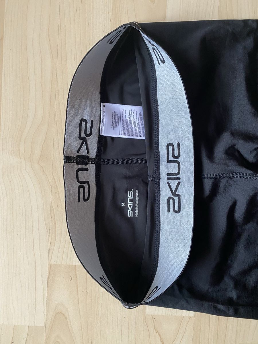 Skins Leggings: Legging compression Skins taille M neuf – Nuovo (secondo la descrizione) da Rubigen venduto da cam_drb7 1