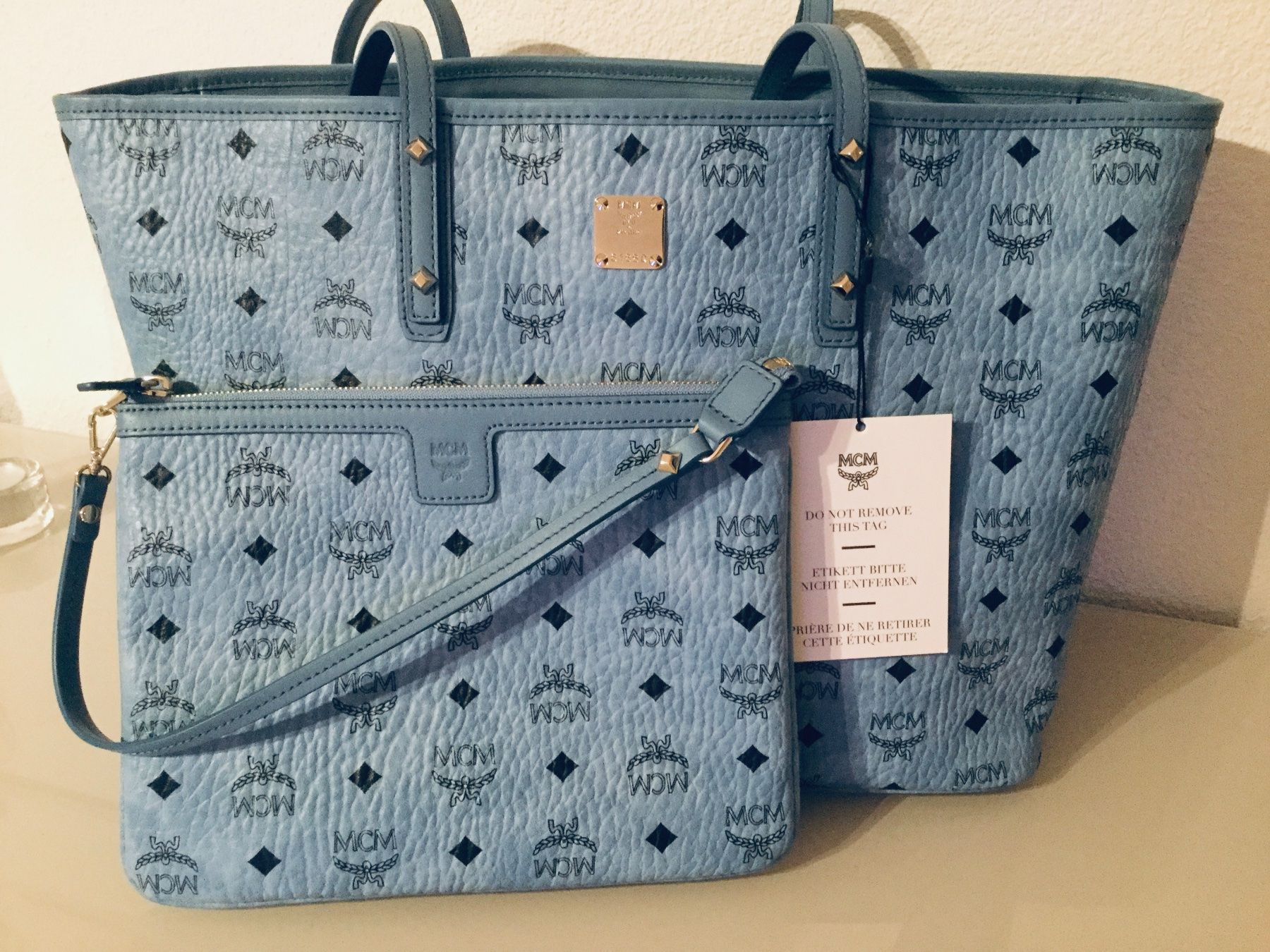 Mcm Borse da donna: MCM Shopper Tasche mit Clutch Hellblau, neu – Nuovo e nell'imballaggio originale da Zollikerberg venduto da Bicemei 2