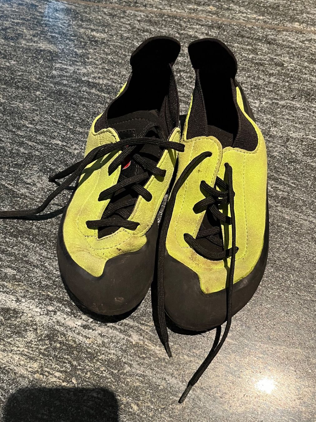 Herrenschuhe: Kletterschuhe Gr. 35 – Gebraucht aus Affoltern am Albis von corkel