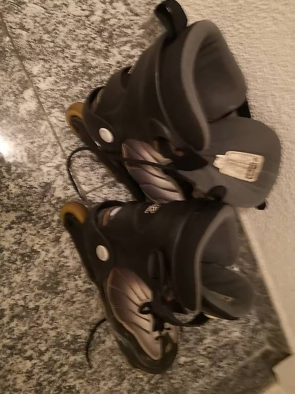 Pattini in linea & Pattini a rotelle: Rollschuhe  – Usato da Basel venduto da del_rjb8 4