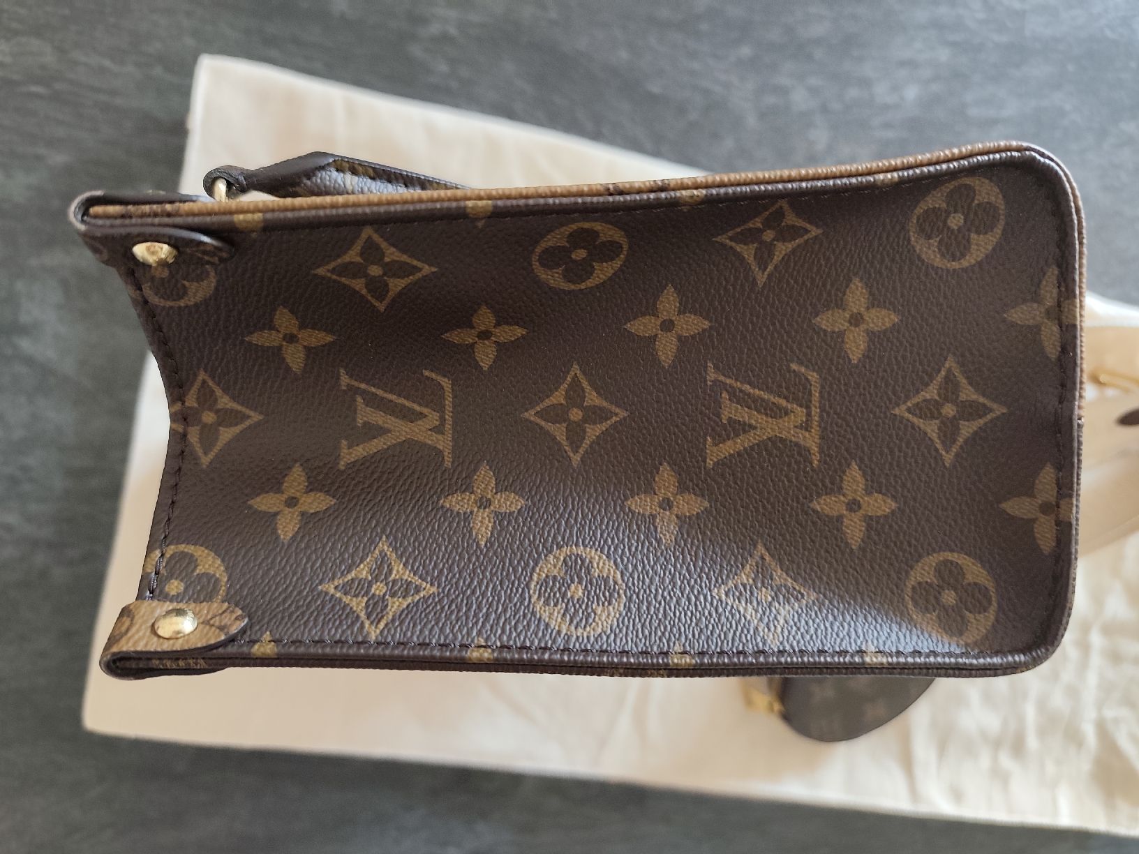 Louis Vuitton Borse da donna: Louis Vuitton sac OnTheGo PM – Nuovo (secondo la descrizione) da Martigny venduto da Vintage-23 7