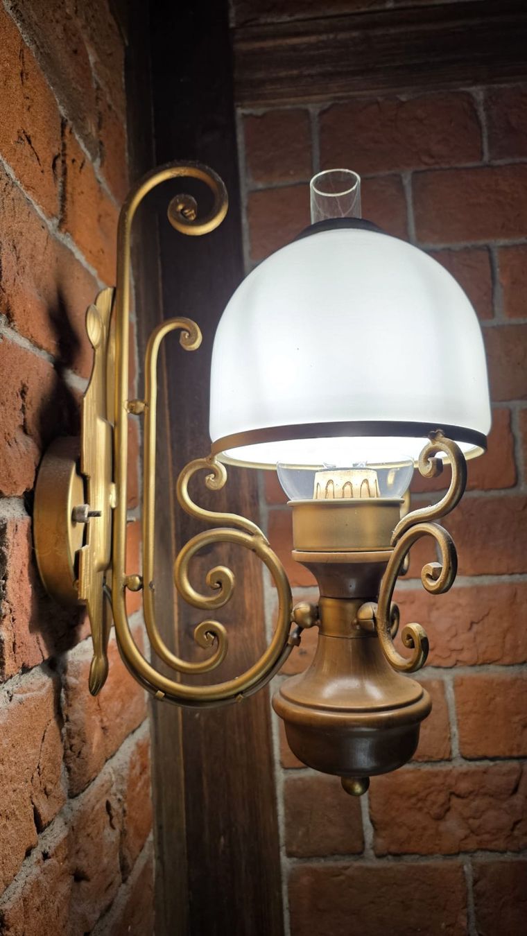 Lampade: *****Antike Wandlampen***** – Usato da Giswil venduto da Zumdesign 1