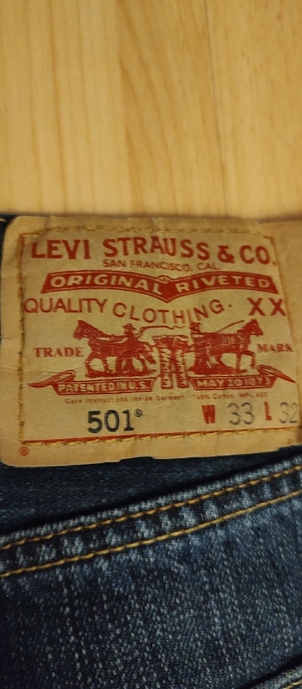 Levi's Pantaloni: Levi's 501 Herren Jeans mit Knopfleiste – Nuovo (secondo la descrizione) da Grenchen venduto da car_qq2t 4