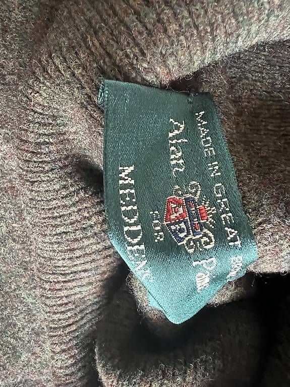 Pullover & Sweatshirts: Pullover 100% Lamm Wolle c.a Grösse S Alan Pain – Gebraucht aus Pratteln von Luxus.Fee 2