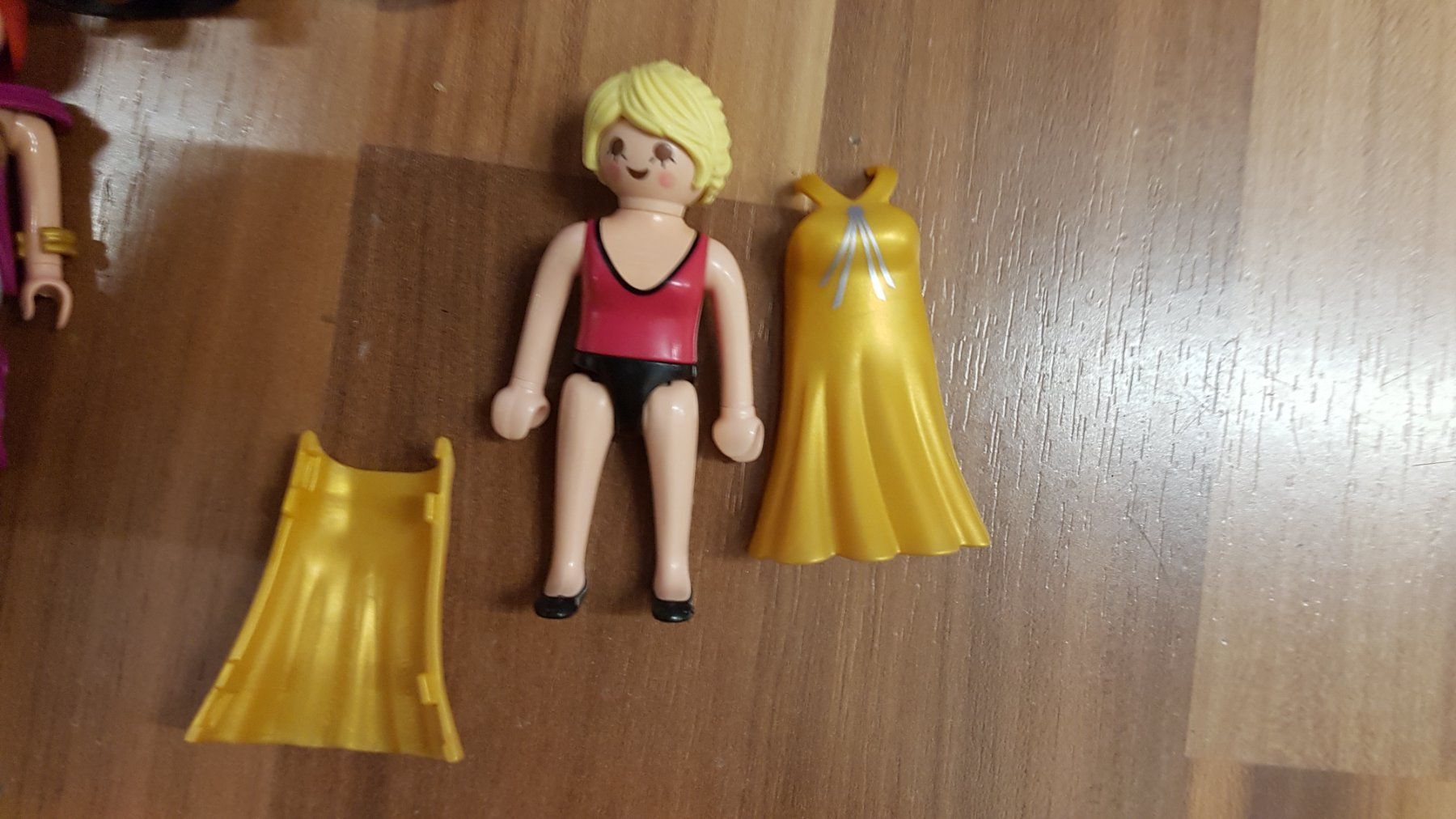 Playmobil Giocattoli: Playmobil Ladies B5 – Usato da Schwarzenburg venduto da Flamingo07 1