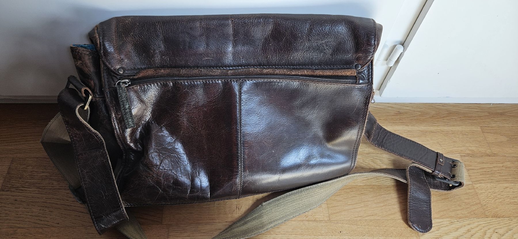 Aunts & Uncles Borse: Ledertasche aunts&uncles – Usato da Rombach venduto da ThriftBetter 5