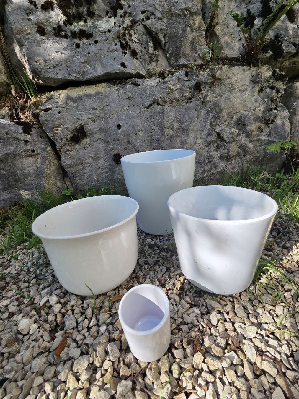 Vasi per fiori: 4er-Set weisse Übertöpfe – Usato da Suhr venduto da lovecolours