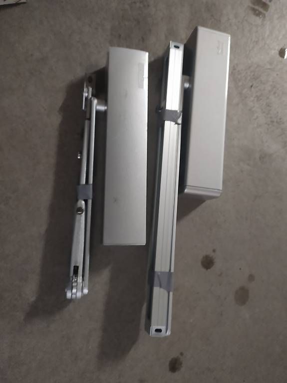 Ferramenta: Türschliesser Dorma TS 92 Contur – Usato da Bertschikon Gossau venduto da 0786905727 1