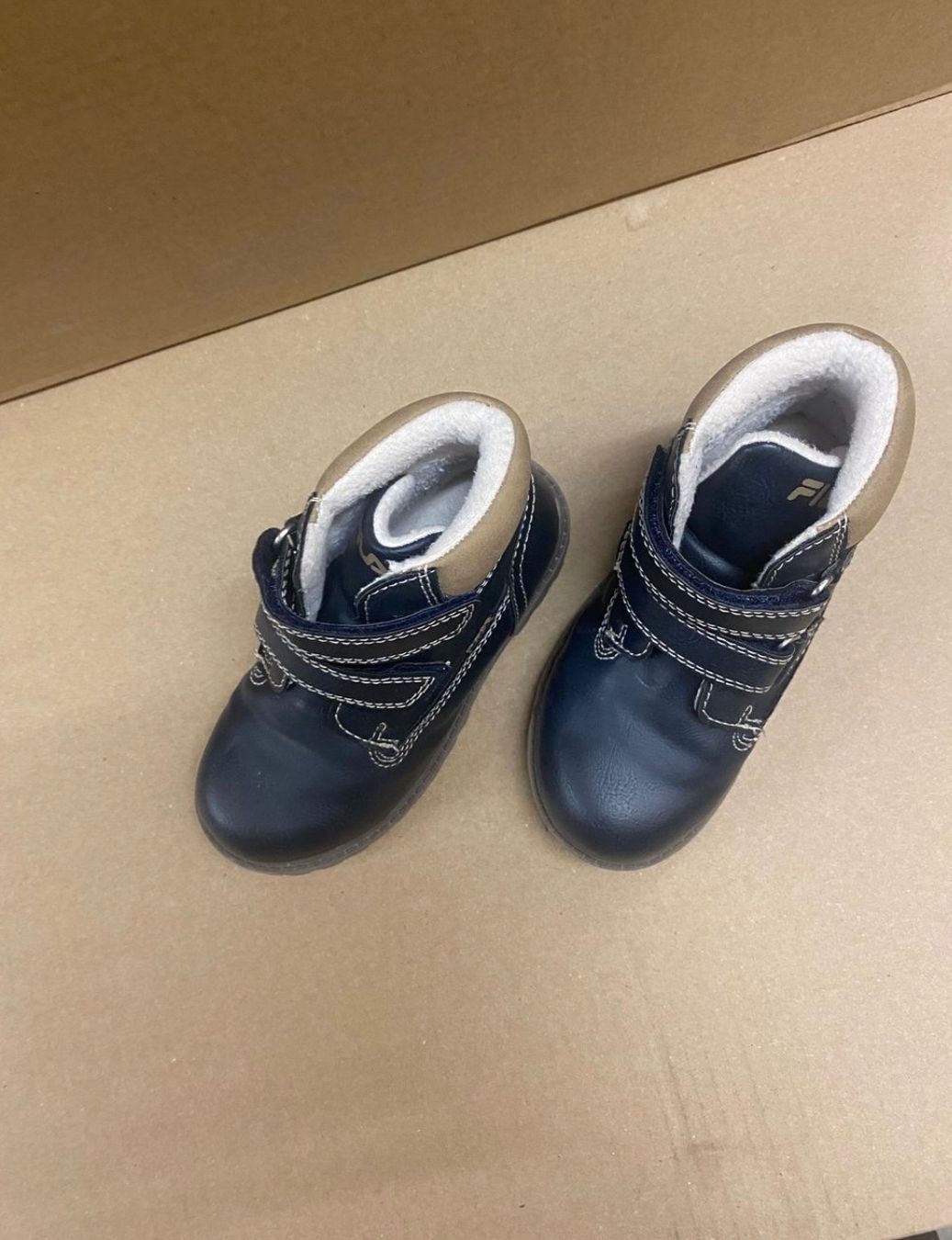 Fila Scarpe per ragazzi: Kinder Winter Schuhe Grösse 25 – Usato da Zürich venduto da zd_1965 2