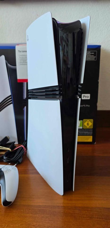 Sony Consoles: PS5 Pro comme neuve – Neuf (Voir description) à Lausanne par qoq_x7cl 2