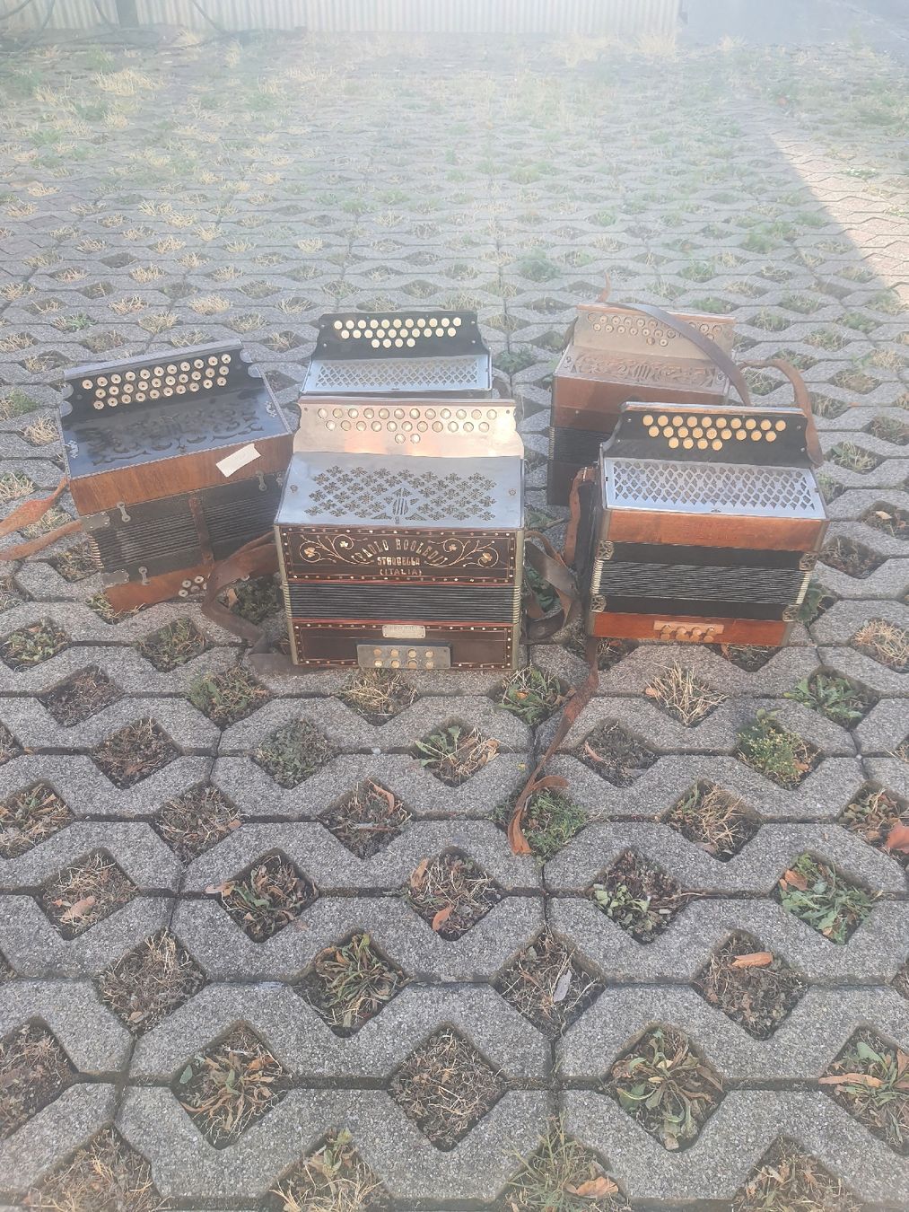 Strumenti musicali: lot de 5 accordéons diatonique  – Usato da Pont-de-la-Morge venduto da Mirabelle0 1