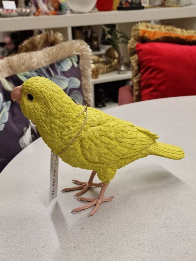 Statuette: Deko Vogel / Papagei Gelb – Nuovo e nell'imballaggio originale da Schaffhausen venduto da AtelierPudesco 1