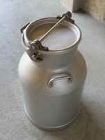 Alte Milchkanne aus Aluminium - Sammlerstück oder Deko