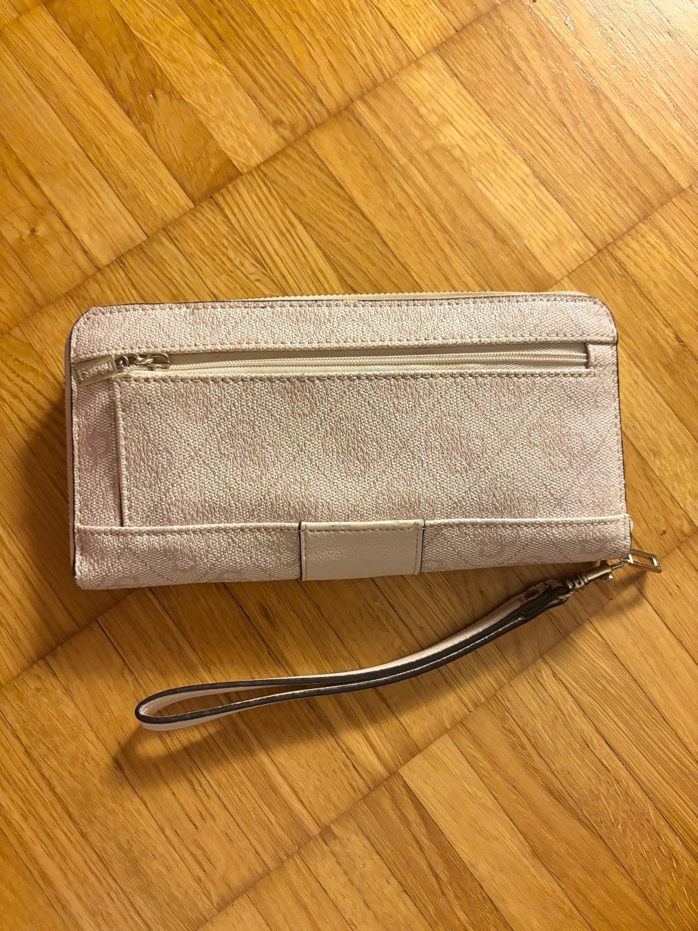 Guess Portemonnaie: Portemonnaie GUESS – Gebraucht aus Bachenbülach von jes_6vnh 1