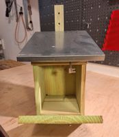 Vogelhaus Holz Metall Dach neuwertig 23x15x20cm