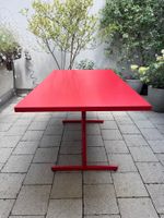 Roter Schaffner Gartentisch / Terrassentisch
