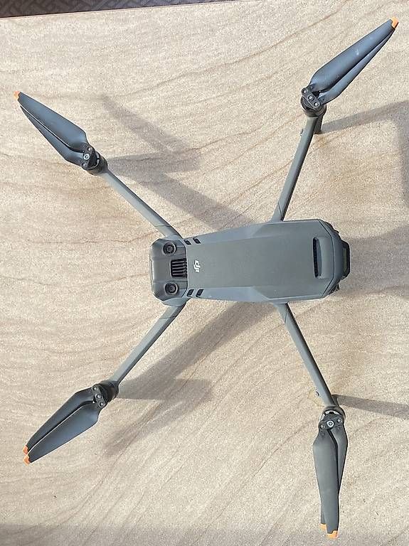 DJI Caméscopes: DJI Mavic 3 classic Drone (sans télécommande) – D'occasion à Sion par man_h2yn 1