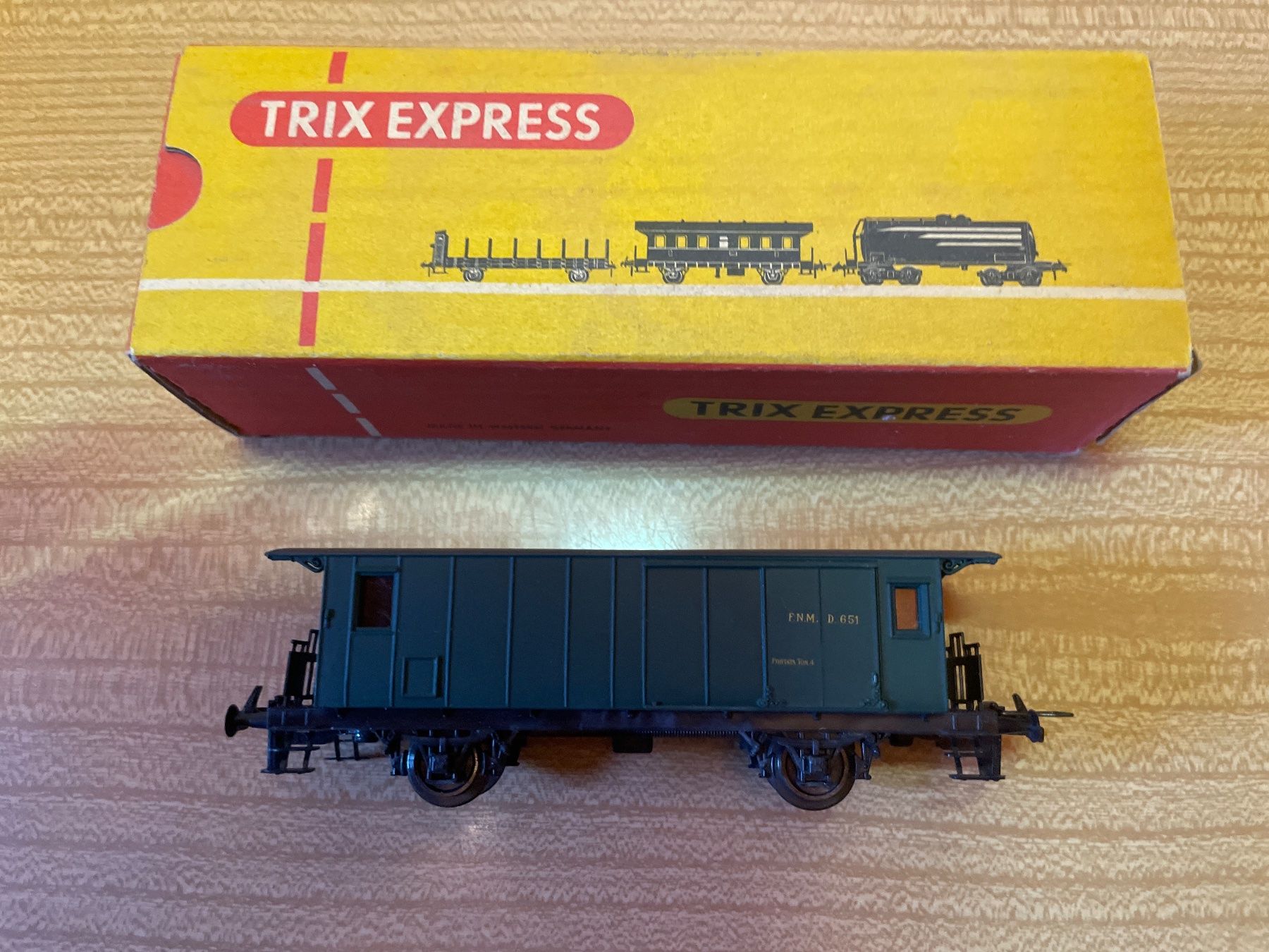 Trix Trains électriques: Trix Express H0 grün – D'occasion à Suhr par Daneli7 4