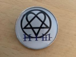 HIM Pin Anstecker Punk Rock Metal Pop